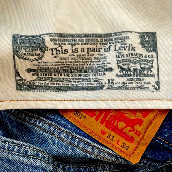 NWOT Men’s Levi’s Stonewashed Destroyed 501’s - Picture 8 of 15